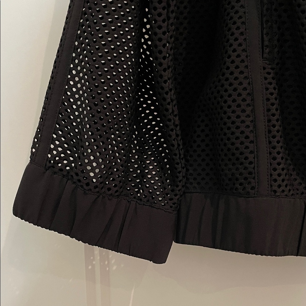 Lululemon Athletica Mesh on Mesh Pop Over Size 8 NWT Black Mesh Sweatshirt - Picture 10 of 10